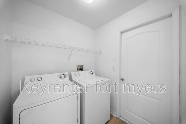 Building Photo - 3213 17th St SW