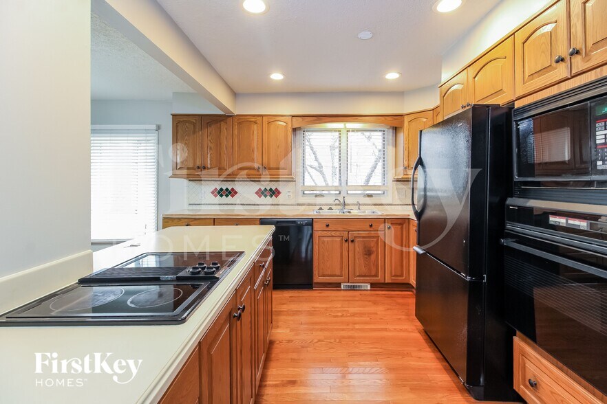 Building Photo - 1301 Westminster Dr