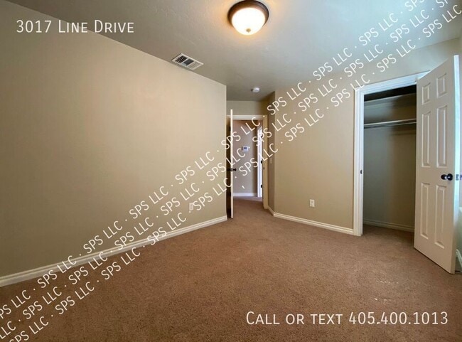 Building Photo - 3017 Line Dr