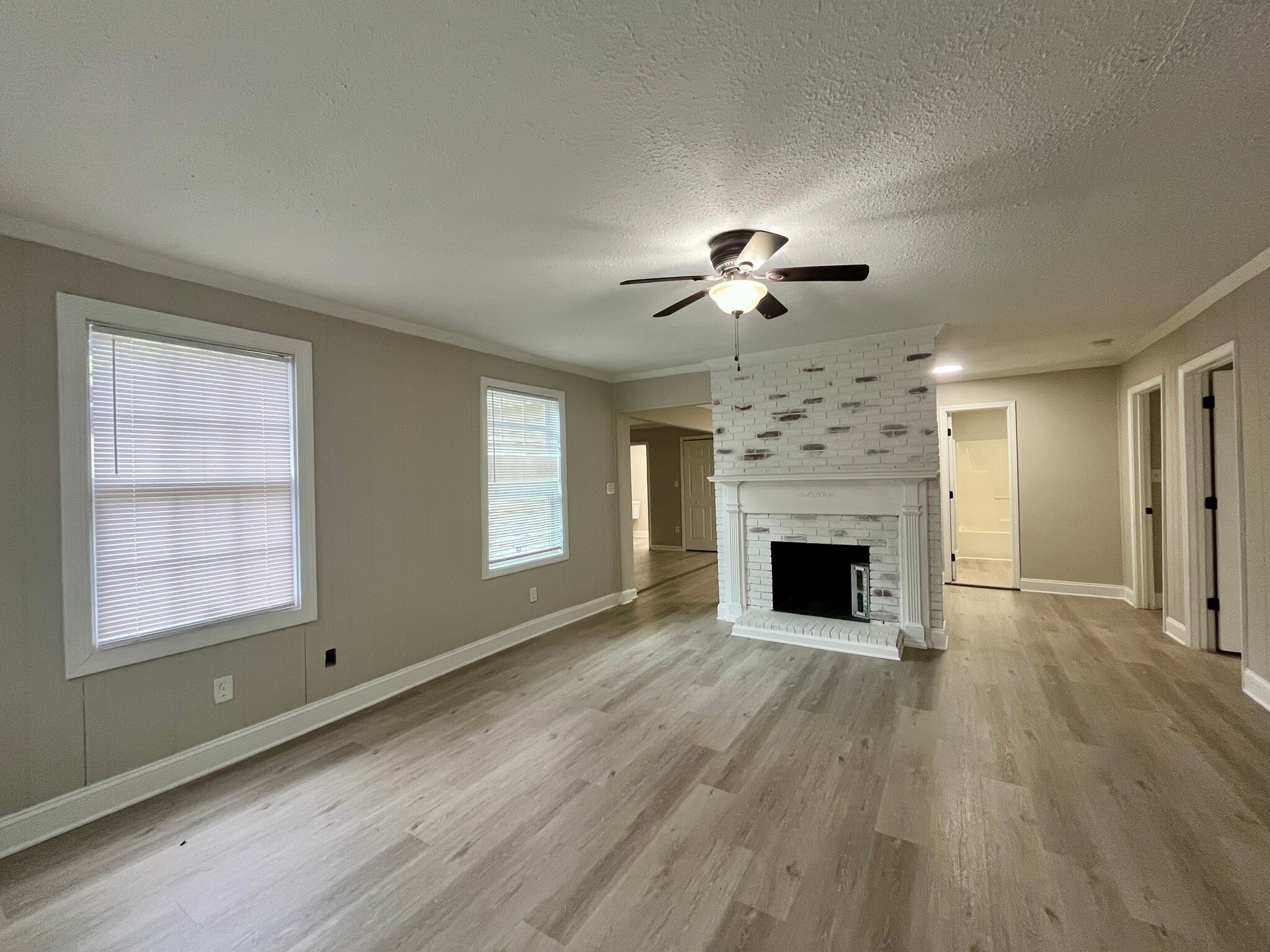 Building Photo - 2010 Simmons St