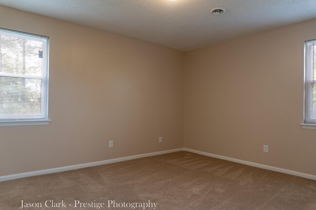 Building Photo - 2708 E Antler Dr