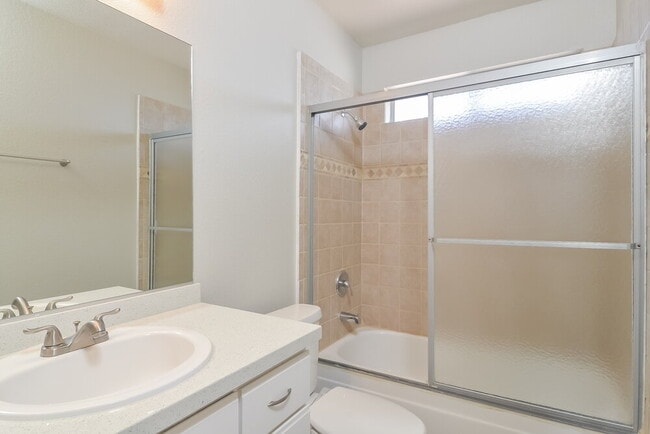 Building Photo - 108 Spinnaker Dr