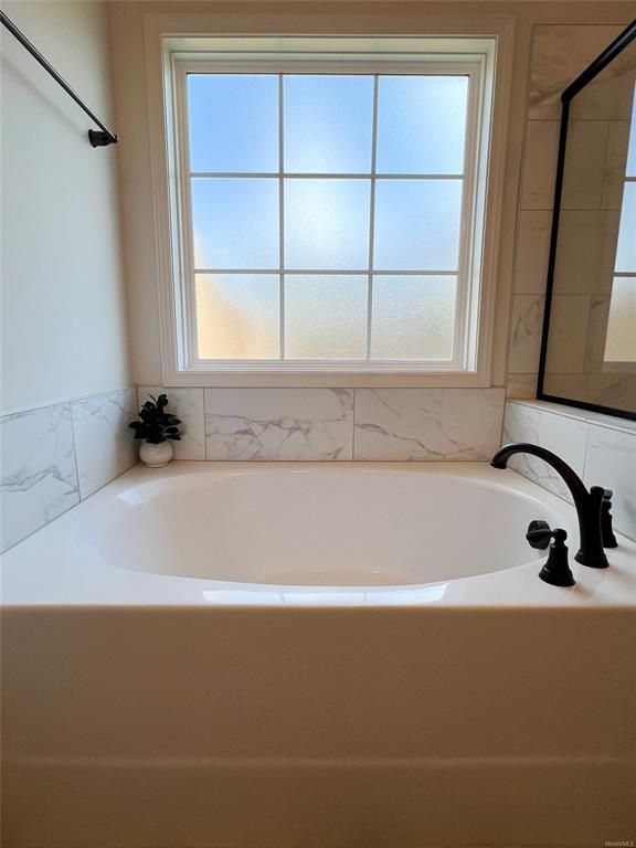 Building Photo - 901 Hedgefield Way