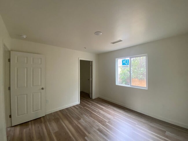Building Photo - Newley constructed 1 BD 1 BA home in East Bakersfield