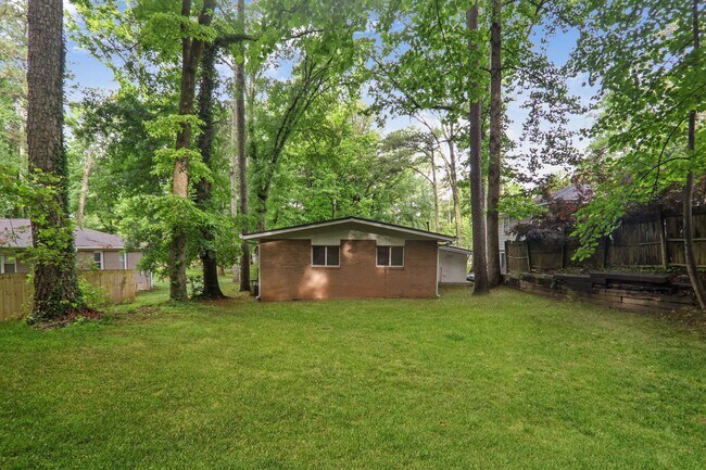 Building Photo - 2200 Camp Ground