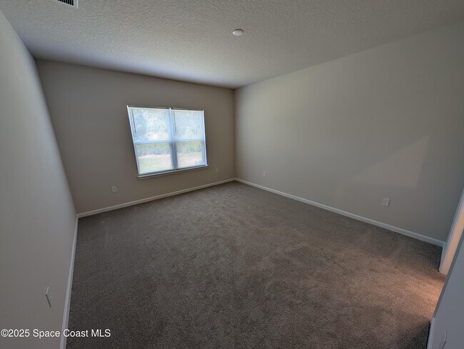 Building Photo - 2504 Landing Dr