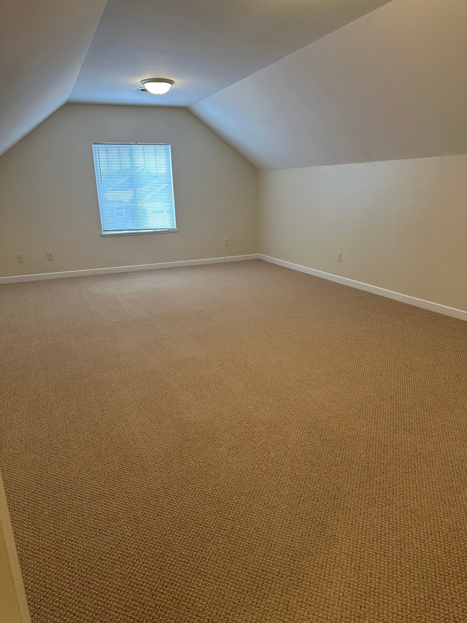 Building Photo - 252 Terraplane Dr SE