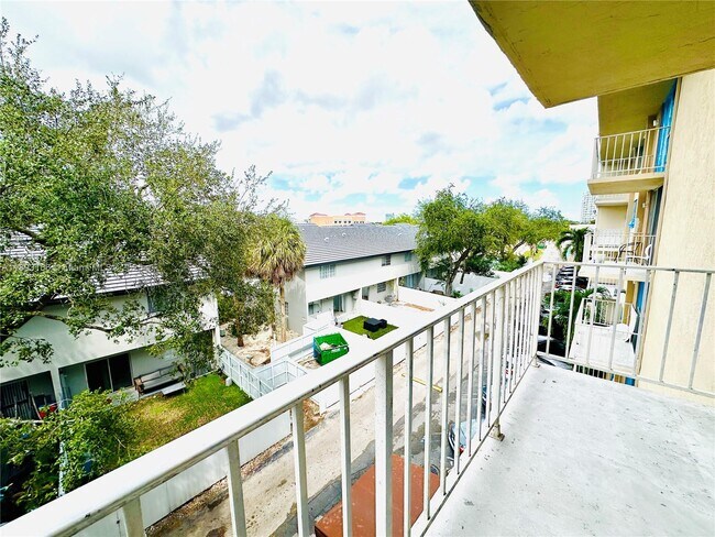 Building Photo - 1805 Sans Souci Blvd