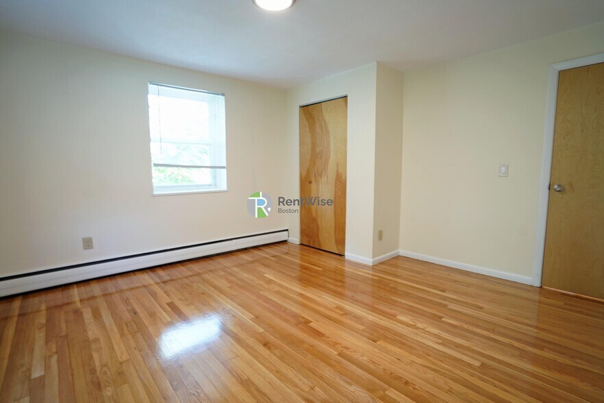 Building Photo - 110 Babcock St