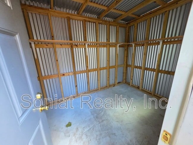 Building Photo - 914 N Dorgenois St
