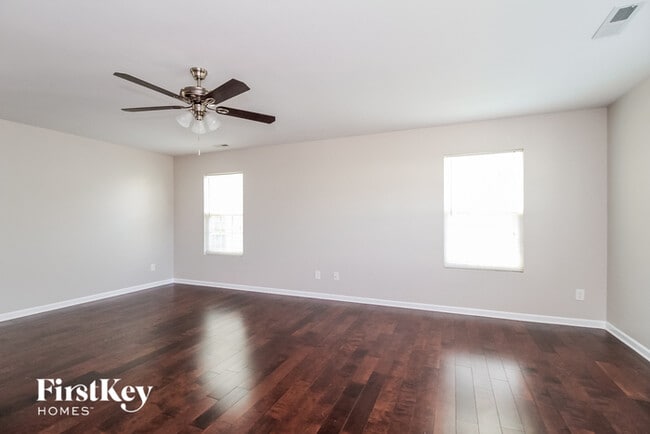 Building Photo - 475 Summergate Dr