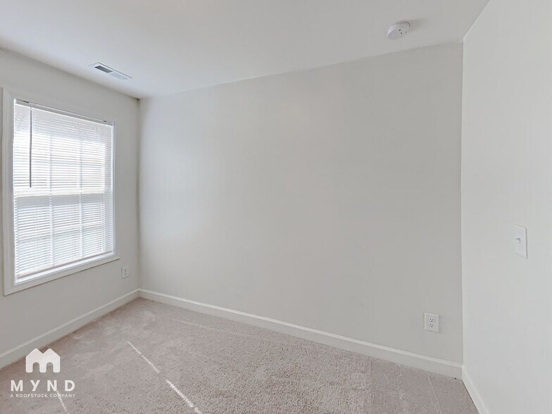 Building Photo - 329 Kimball St