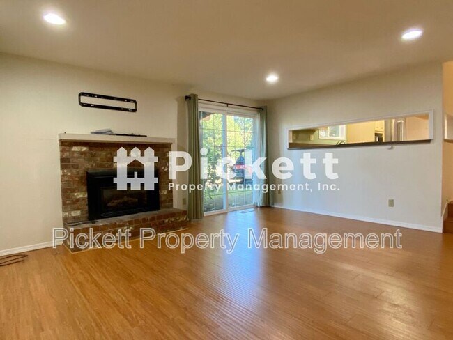 Building Photo - 7293 Pheasant Cir NE