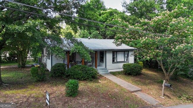 Building Photo - 665 Branch St