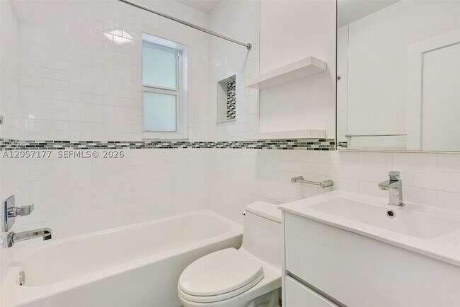 Building Photo - 2240 SW 24th St