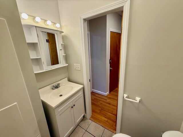 Building Photo - 13 Snow Hill St