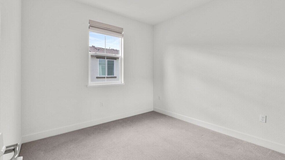 Building Photo - 1723 Pedrozzi Cmn