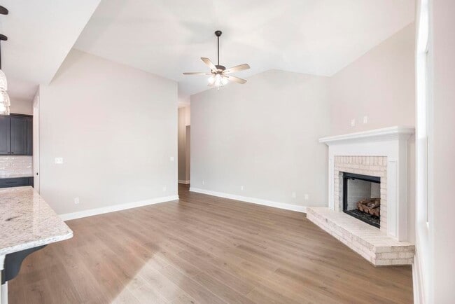 Building Photo - 402 Otters Rdg Dr