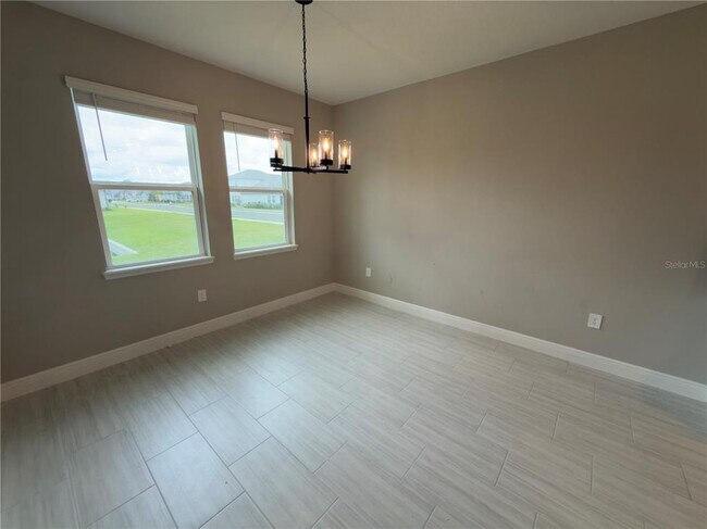Building Photo - 2133 Divot Dr
