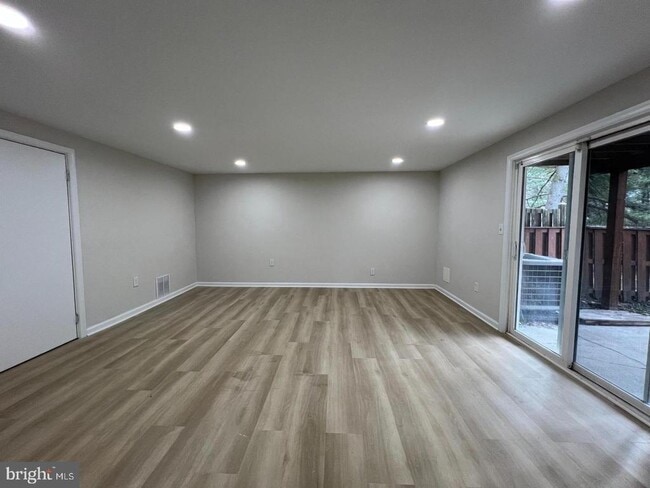 Building Photo - 3715 Bonnybridge Pl