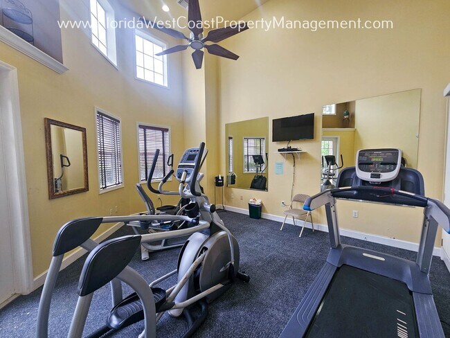 Building Photo - CAROLINA LANDINGS! 2 BEDROOM/2.5 BATH CONDO! SUPER LOCATION- UNIVERSITY PARKWAY