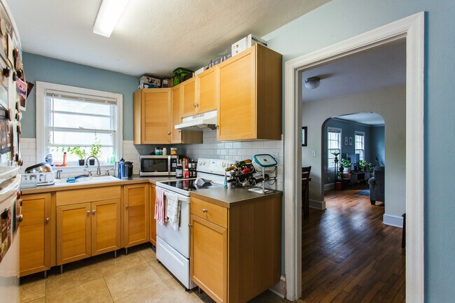 Building Photo - 365 Holman Ave