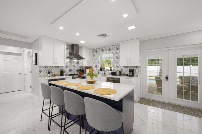 Building Photo - 10356 57th Way N