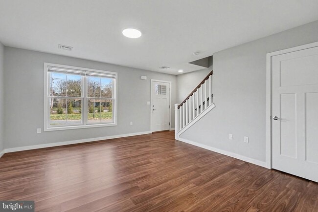 Building Photo - 120 HART Ln