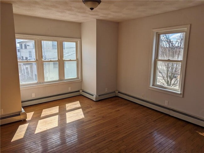 Building Photo - 61 Utton Ave