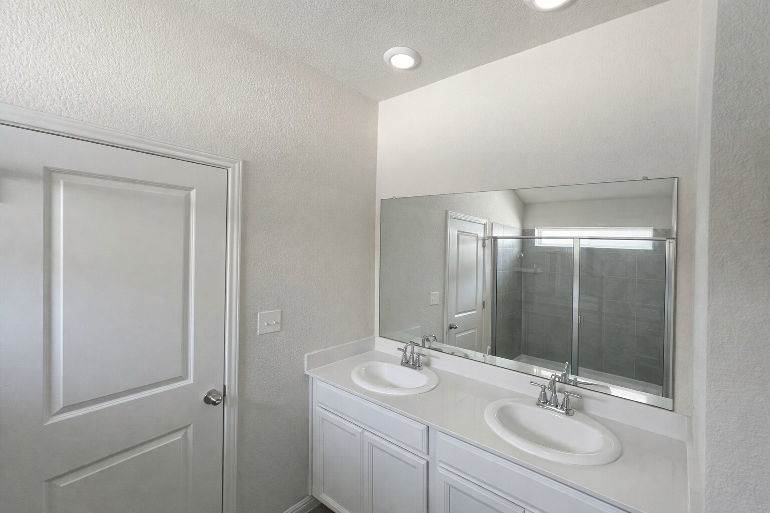 Building Photo - 300 Low Bramble Dr