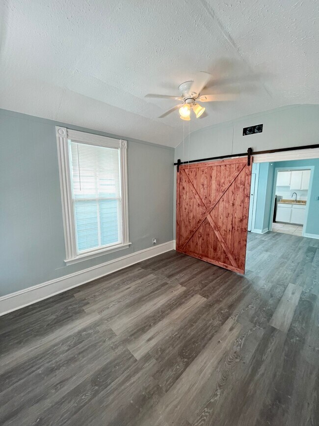 Building Photo - 1810 24th St