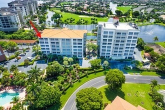 Building Photo - 3 bedroom 2.5 bathroom furnished condo