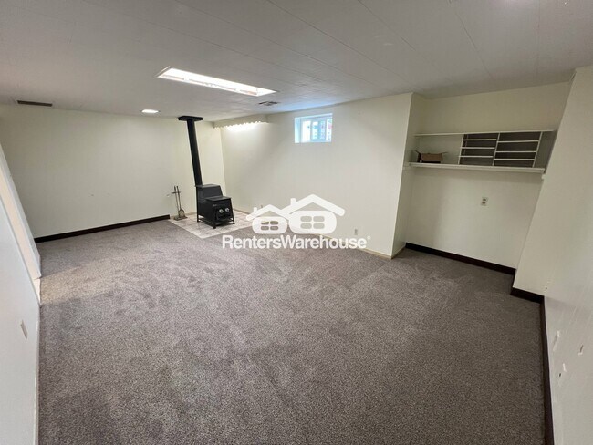 Building Photo - 7759 Elmwood Ln