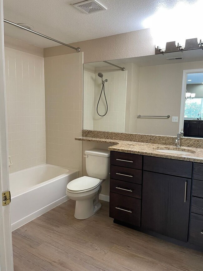 Building Photo - 5225 White Willow Dr
