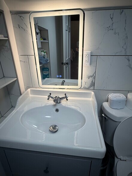 Building Photo - 214 Arlington Ave