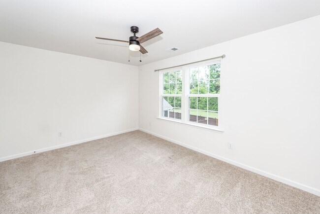 Building Photo - 3 Bedroom, 2.5 Bathroom Home in Hunters Bend - Ladson