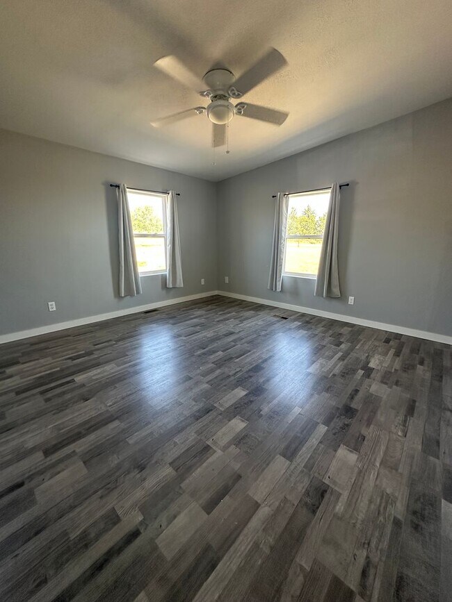 Building Photo - MODERN UPGRADES AND RURAL LIVING IN PEYTON