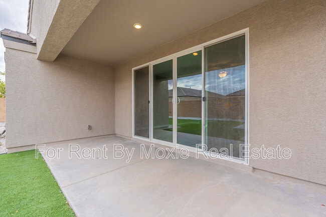 Building Photo - 8499 W Sonoma Way