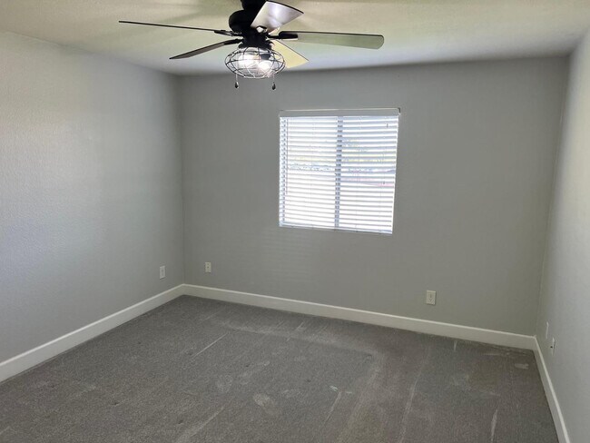 Building Photo - 5995 N 78th St