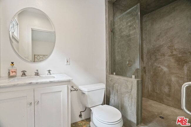 Building Photo - 1531 Marmont Ave