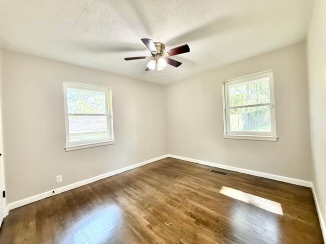 Building Photo - 25 Woodcliff Cir