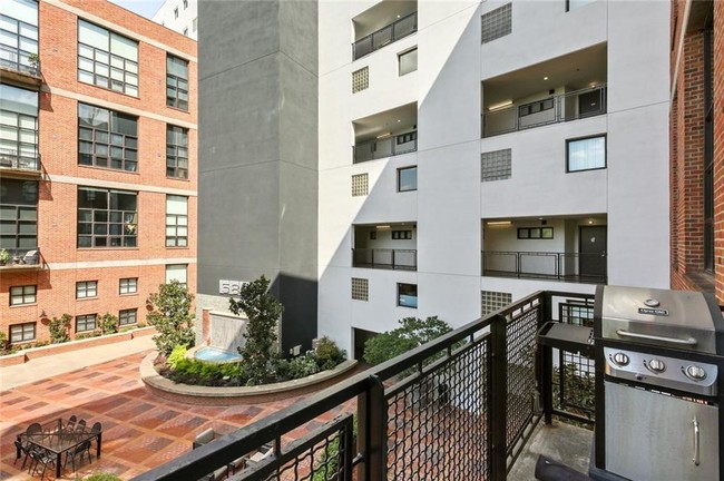 Building Photo - 3110 Thomas Ave
