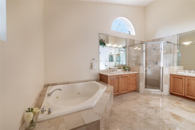 Building Photo - 2519 Barcelona Dr