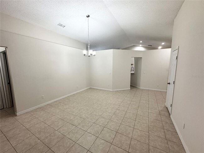 Building Photo - 1718 Bridgeview Cir