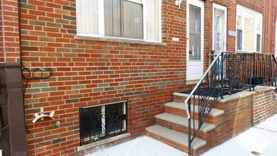 Building Photo - SWEET 2 BR / 1.5 BA HOUSE in South Philly w/ NEW KITCHEN & BATHS-Washer/Dryer & Yard!