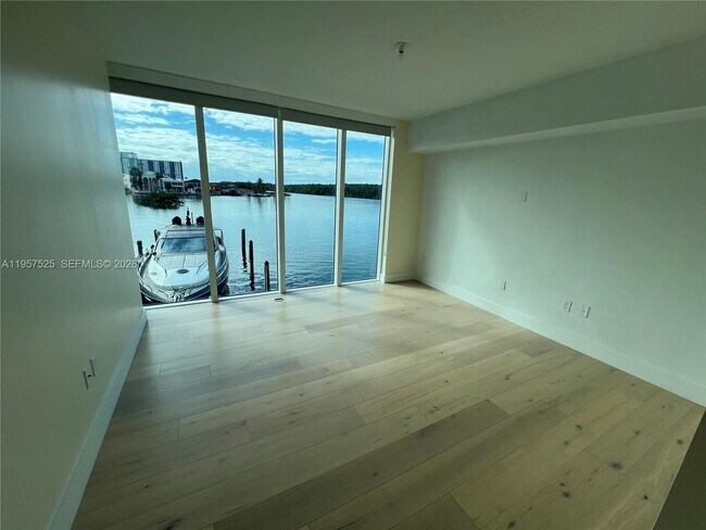 Building Photo - 400 Sunny Isles Blvd
