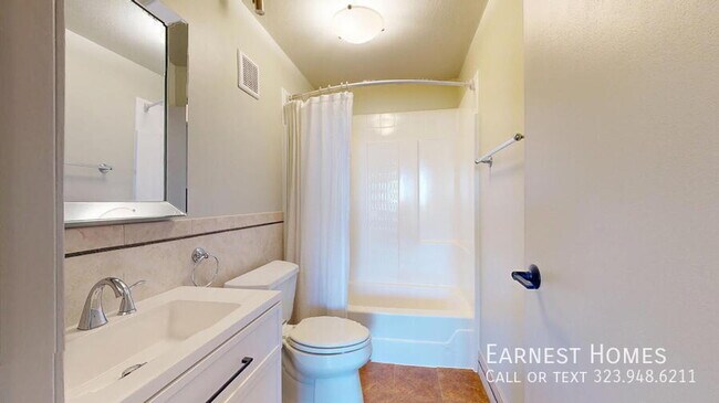 Building Photo - 421 La Fayette Park Pl