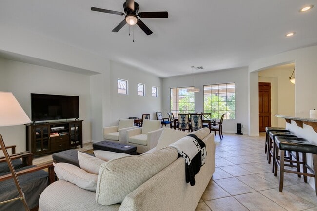 Building Photo - Elegant 3Bedroom/2.5Bath Furnished Home with Casita in Anthem Country Club