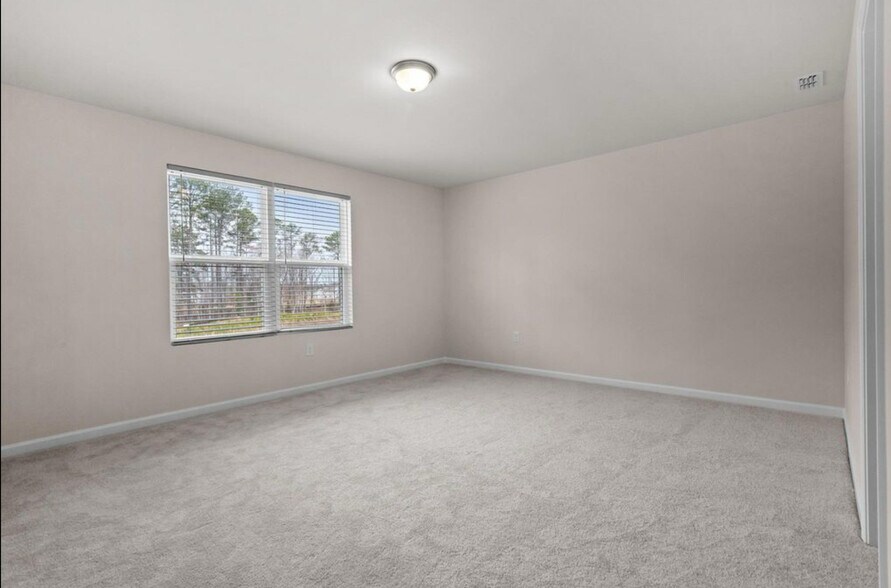 Building Photo - 3425 Honey Ivy Ln