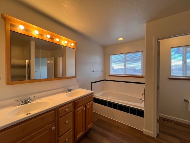 Building Photo - 3-bedroom Home in Desert Lakes Subdivision, Fernley